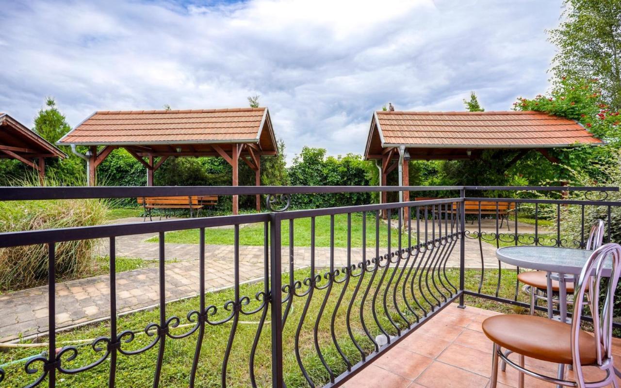 Apartmany Karmon Park Veľký Meder Εξωτερικό φωτογραφία