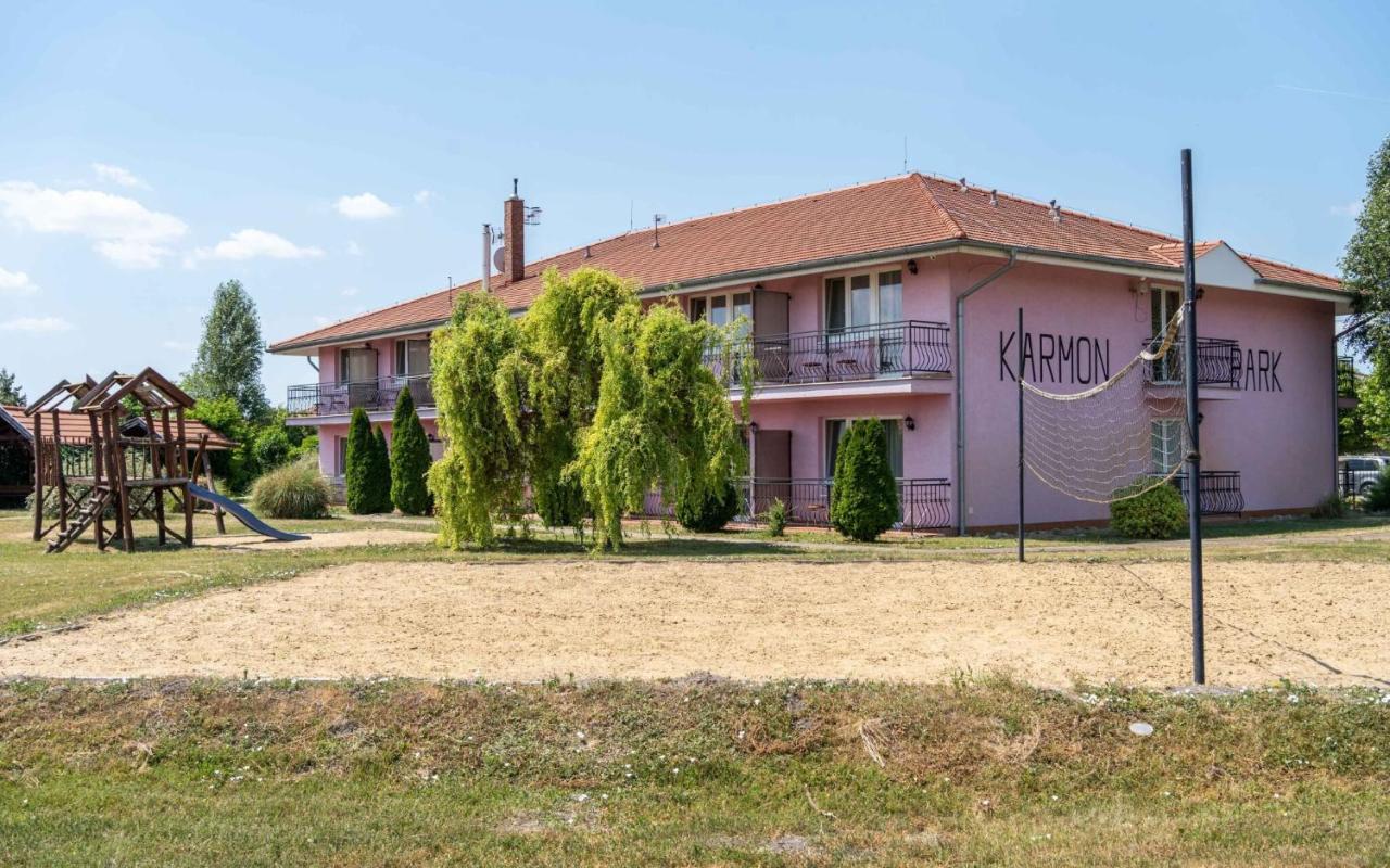Apartmany Karmon Park Veľký Meder Εξωτερικό φωτογραφία