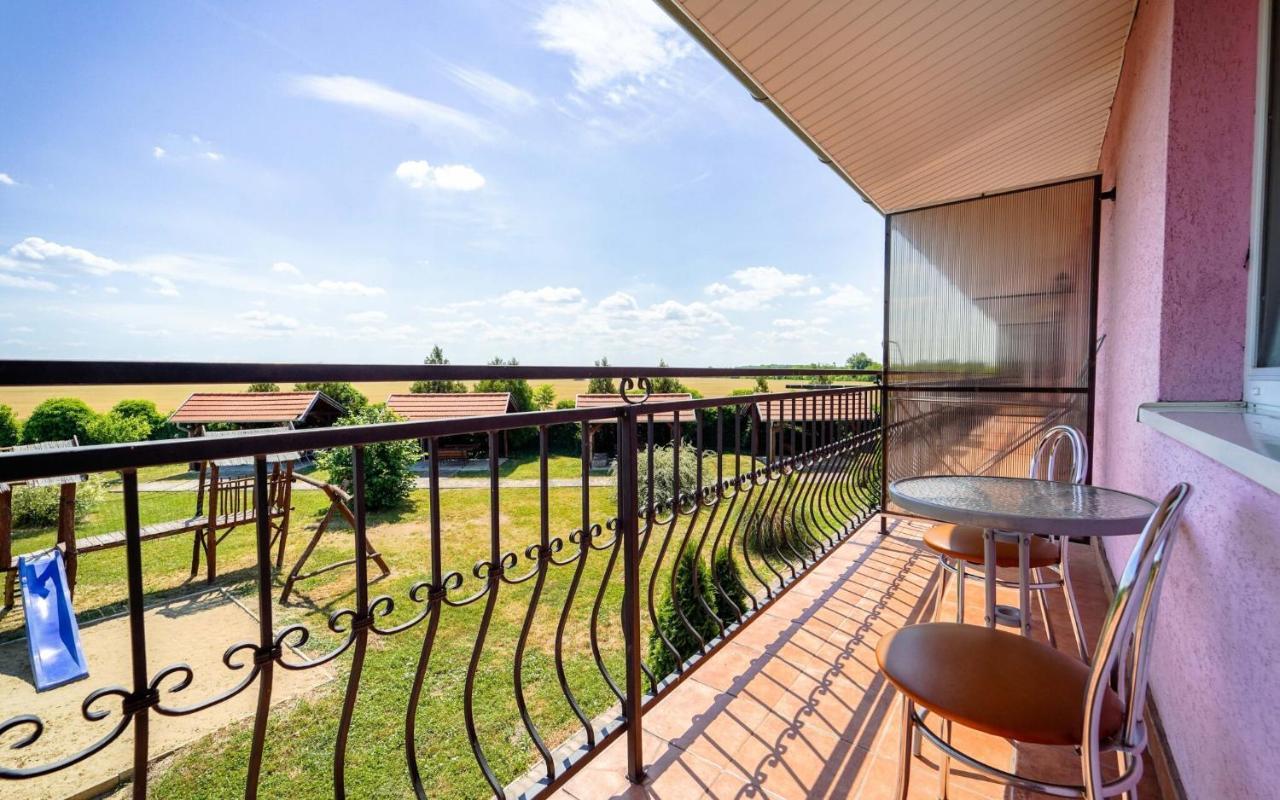 Apartmany Karmon Park Veľký Meder Εξωτερικό φωτογραφία